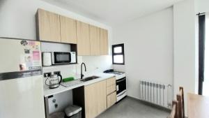 CENTRO NORTE IV con cochera a 100 mts de Av Alem y del consulado