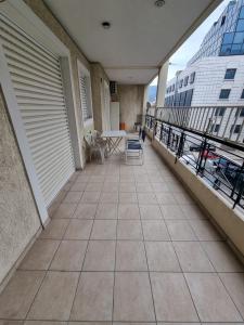 Quiet 3BR Flat Near Transit