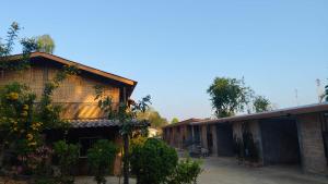 บ้านพักเรือนแก้ว แม่สรวย