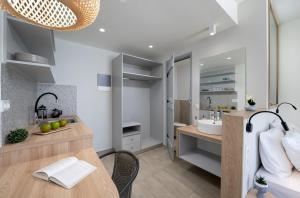 Christine 2 sea view studio WiFi