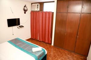 Divine India Service Apartment 3Bhk 1B Saket