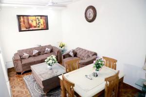 Divine India Service Apartment 3Bhk 1B Near Max Hospital Saket