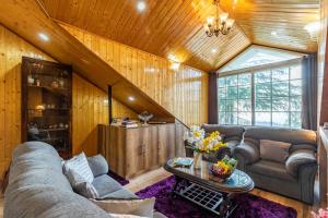 Alaya Stays Hill Top Farmstead Heritage 3 BHK English-Style Villa With Balcony, Gazebo