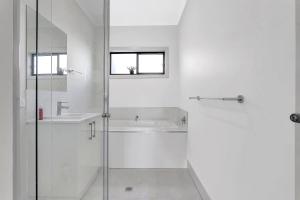 Modern Coastal Retreat in Aldinga Beach Just Steps from the Shore