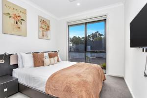 Modern Coastal Retreat in Aldinga Beach Just Steps from the Shore