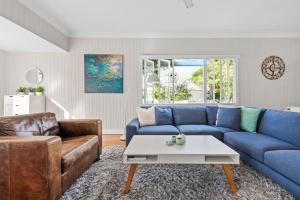 Charming Cottage Short Distance to CBD with Parking