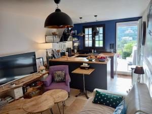 Elegant Duplex, pool and beach