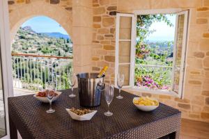Le Mas dAzur - Villa dexception avec vue panoramique sur la Baie des Anges