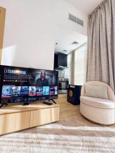 Fully Furnished Sapphire Studio in JVC, Short Drive to Dubai Marina, JBR, Downtown Dubai