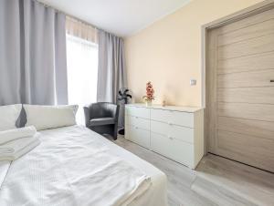 Jagodno Comfort Apartment by BookingHost