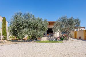 Maisons de vacances Lavande - maison climatisee avec grand jardin : Maison 2 Chambres