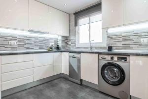 Sunny apartment with balcony & swimming pool by REMS