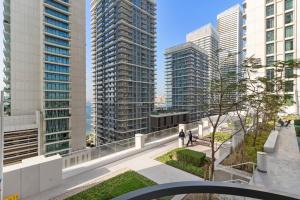 Luxury Stay at Marina Vista, Dubai Harbour