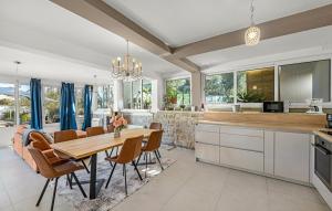 Apartment with pool 8 guests near beach Tisno Jezera Island Murter