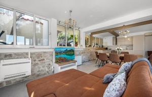 Apartment with pool 8 guests near beach Tisno Jezera Island Murter