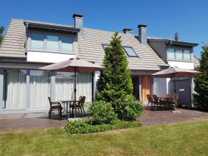 Exkl FH Fleiderbusch, Kamin, W-LAN