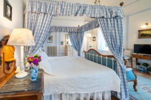 King Room with Spa Bath