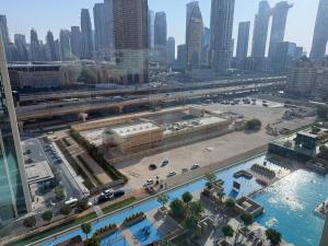 Panoramic Burj Khalifa view & Dubai Mall