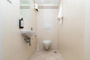 Geata na Cathrach - Galway Lakeside Apartments