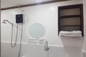 JM Lodge near Clark Airport