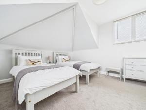 Delabere Road Bishops Cleeve Free Parking WiFi