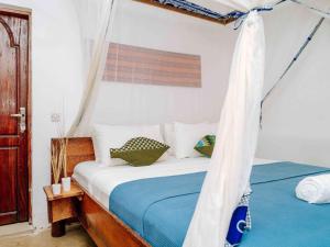 Shanuo Beach Bungalows