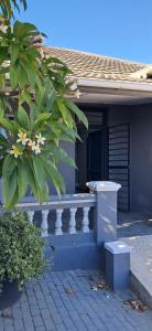 Strand Overnight - 24 Hour check-in - close to major private hospitals - sleeps 1- 4 guests - self catering - quiet neighborhood - week night low rate for single guest - weekends min 2 nights