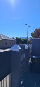 Strand Overnight - 24 Hour check-in - close to major private hospitals - sleeps 1- 4 guests - self catering - quiet neighborhood - week night low rate for single guest - weekends min 2 nights