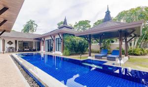 4 BR Jacuzzi Pool Villa with Playground, near Layan, Laguna, Bang Tao beach