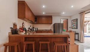 4 BR Jacuzzi Pool Villa with Playground, near Layan, Laguna, Bang Tao beach