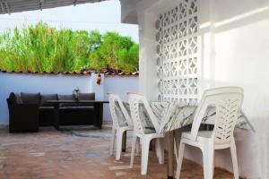 The Beach White House