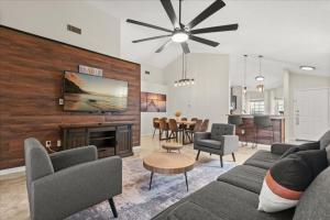 3 Bedrooms 2 Bathrooms Bridgewater 142Hl