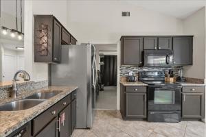 3 Bedrooms 2 Bathrooms Bridgewater 142Hl