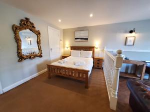 The Golden Ball Cottages