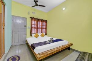 Hotel O Navarathri Rooms