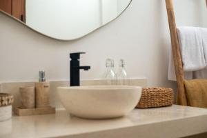 Casa Moda, Chic 3-Bedroom Villa Near Kedungu Beach