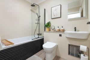 Modern 2BR 10 Mins to Stratford Stn plus eParking