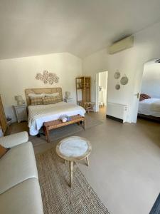 Villas Villa provencale Golfe St Tropez climatisee piscine chauffee, Spa, billard, Wifi haut debit pro : photos des chambres