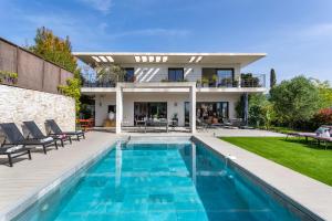 Villas Villa Les Sources VI4245 By Riviera Holiday Homes : photos des chambres