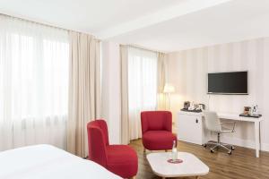 Premium Double or Twin Room with View room in NH Collection Köln Mediapark