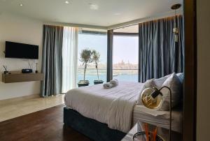 Elegant Luxurious Sea View Property