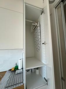 CENTRAL Paris Emplacement exceptionnel Nid coquet Tout EQUIPE salle de bains wc Vue Paris Climatisation Ascenseur