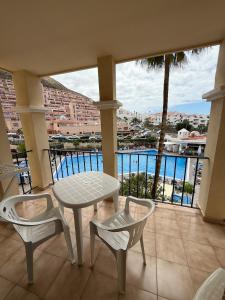 Modern Studio FREE WIFI Heated Pool