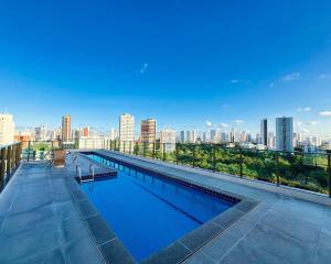 Apto completo bem localizado em frente a Jaqueira!