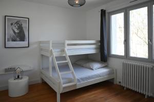 Maisons de vacances La Villa Palmier - Piscine avec Grand Jardin : photos des chambres