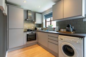 Parking, Garden and central!