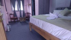 Spicy Bristo, Silent Dragon Inn