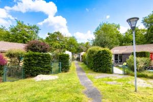 Maisons de vacances Chalet dans residence pietonne : Maison 2 Chambres