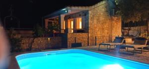 Kuća Domina Dučac, Postira