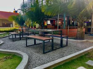 Saanvi Hotel & Restaurant